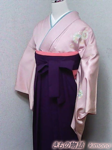 卒業式女性の袴姿