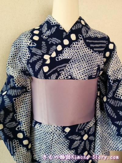 体型をカバーする大人の浴衣と帯・類似系の帯・青（紺）の類似系の紫の帯