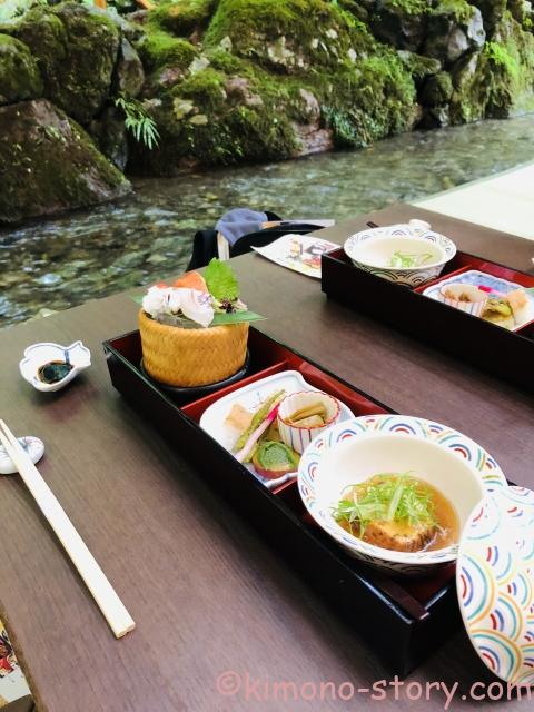 京都　川床　食事